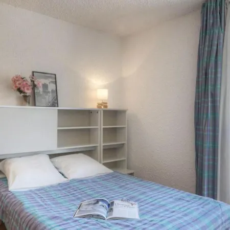 Appartement , 1 Pièce, 2 Personnes - Fr-1-330e-63 *