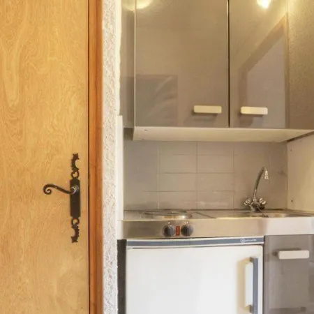 Appartement , 1 Pièce, 2 Personnes - Fr-1-330e-63 *